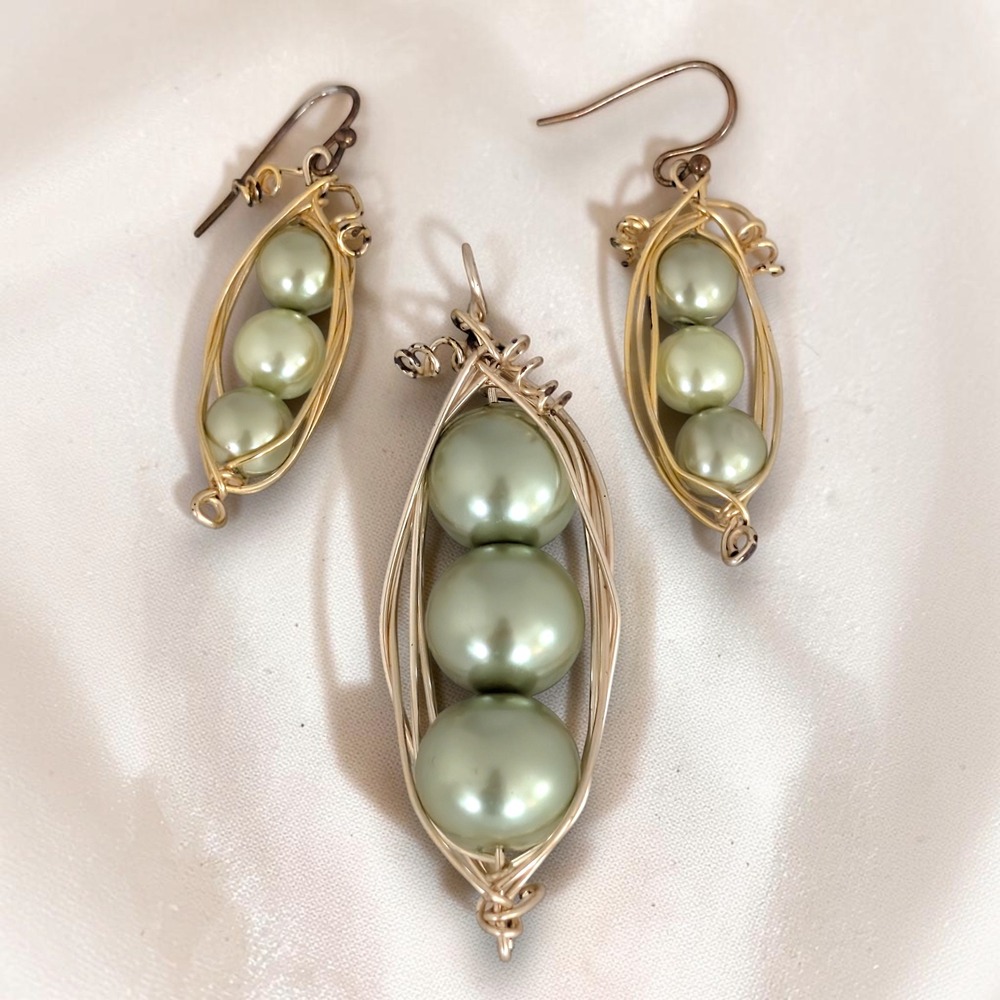 Handmade 3 Peas in a Pod Pendant Earrings Set Green Glass Pearl Wire Wrap